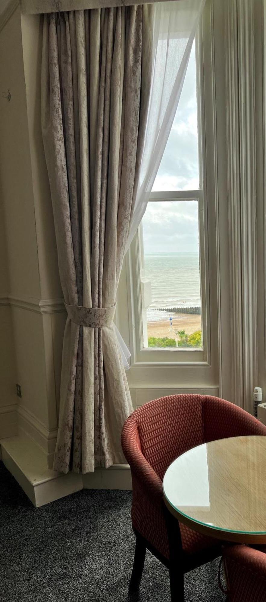 Cavendish Hotel Eastbourne Exterior photo
